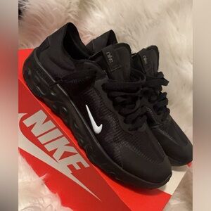🖤 Nike Shoes Nike Renew Lucent 🖤